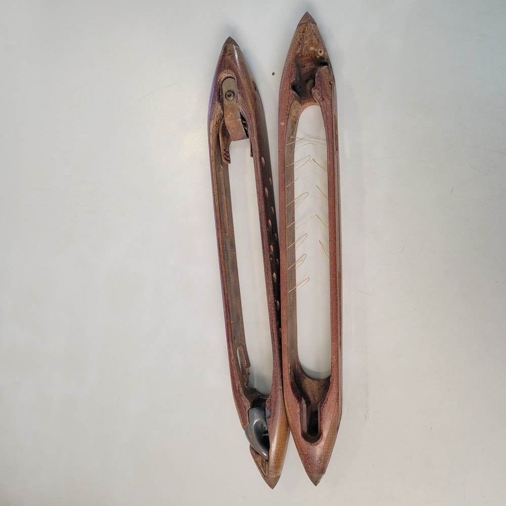 Vintage Wooden Textile Loom Shuttles Set of Two Weaver Tools Draper and Formica - Picture 9 of 12
